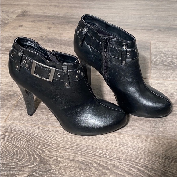 Maurices Shoes - 🌺 Maurices Booties GUC (Minor Flaws)